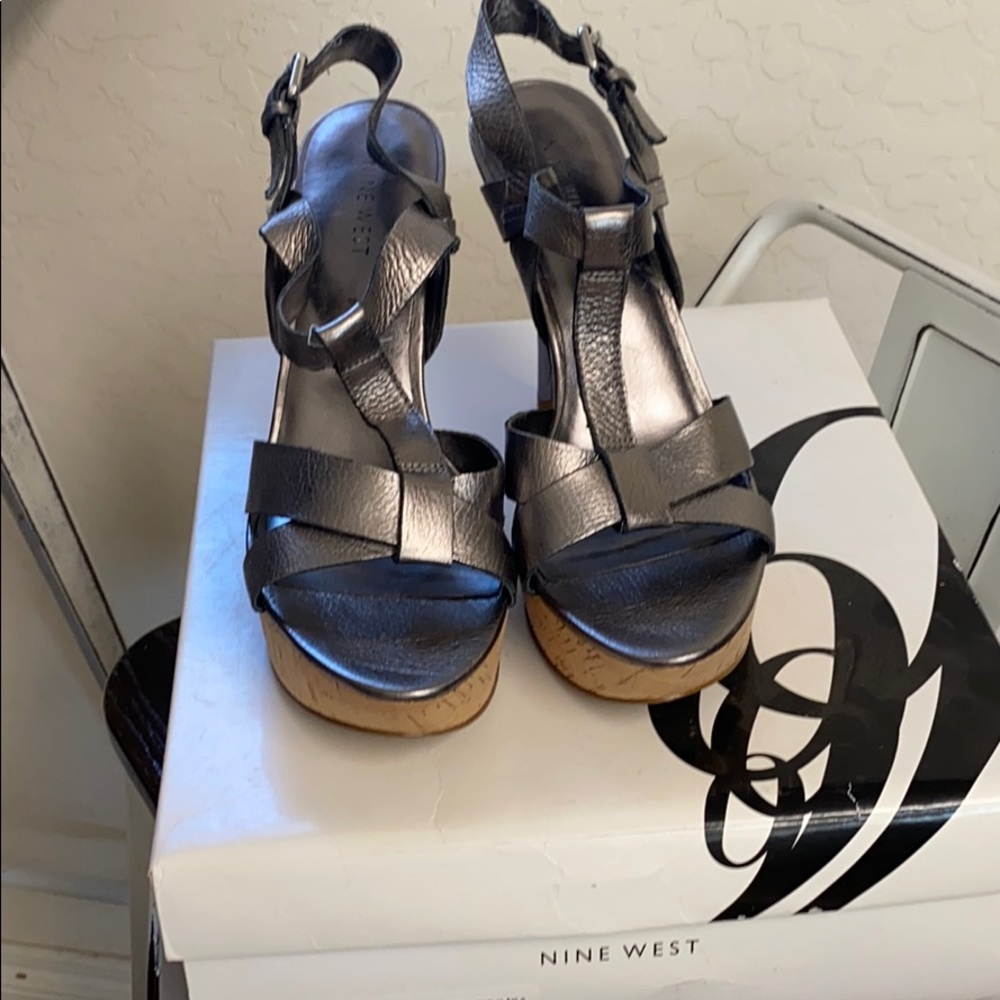 Nine West silver/pewter heels